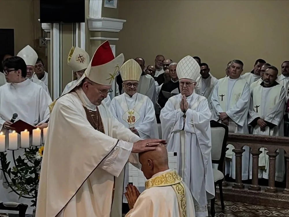 Padre natural do Norte Pioneiro é ordenado bispo no Mato Grosso do Sul
