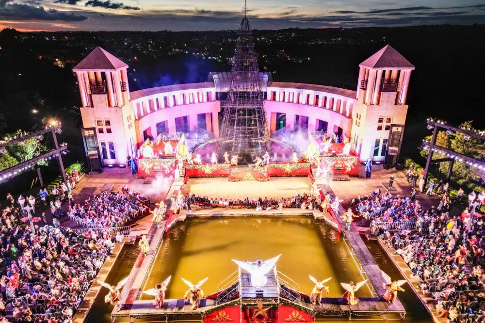 Calendário turístico de novembro tem Natal, festas de padroeira e feiras agropecuárias