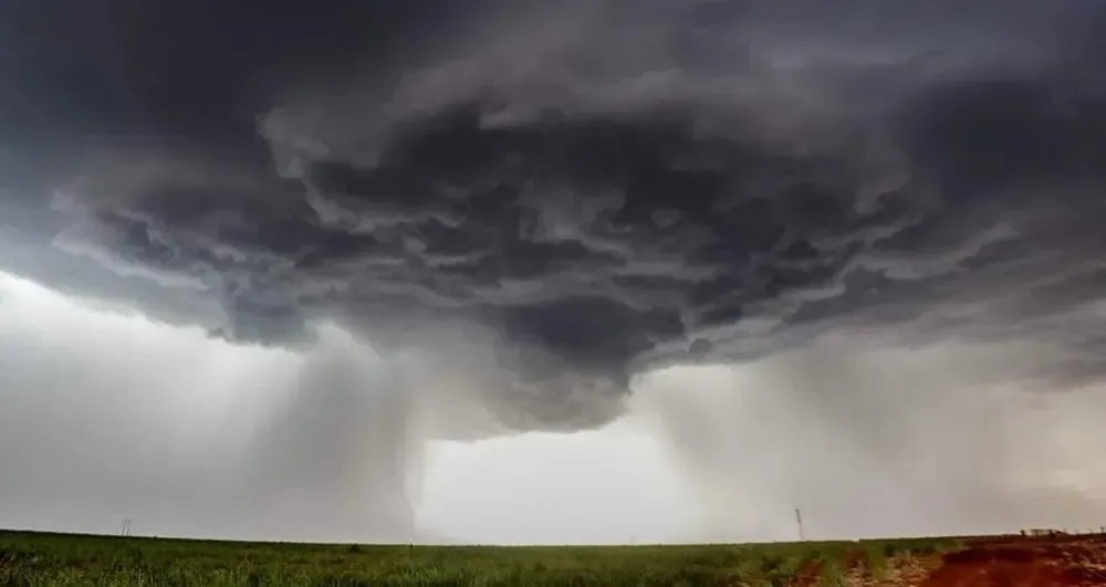 Depois de temporal devastador no final de semana, Norte Pioneiro entra em novo alerta de tempestade