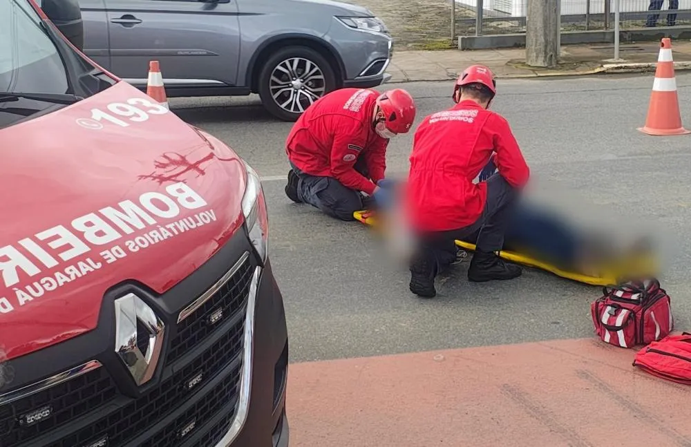 Criança é atropelada por moto quando atravessava a PR092