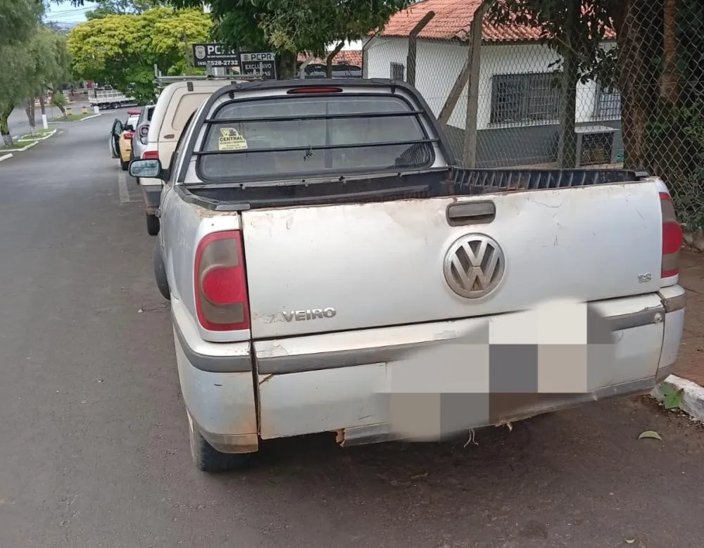 Caminhonete roubada é encontrada em oficina de Wenceslau Braz