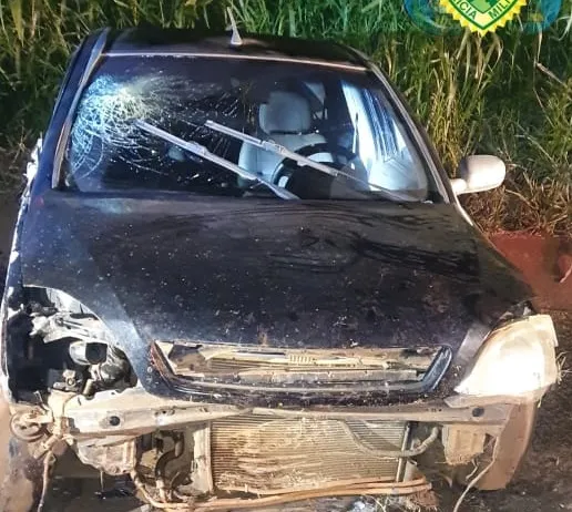 Carro capota e duas mulheres ficam feridas na PR092