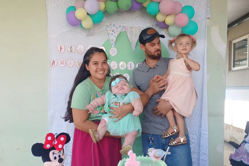 Bebê internada ganha festa de aniversário em hospital do Norte Pioneiro