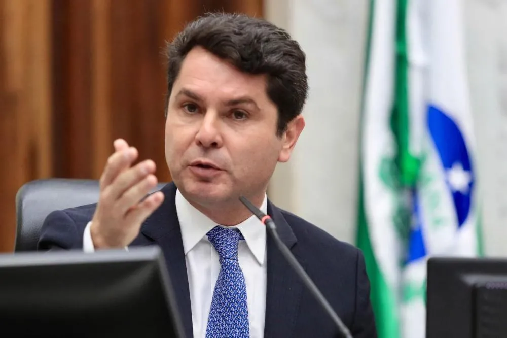 Dinheiro tem que chegar rápido às famílias afetadas pelo tornado, defende Alexandre Curi