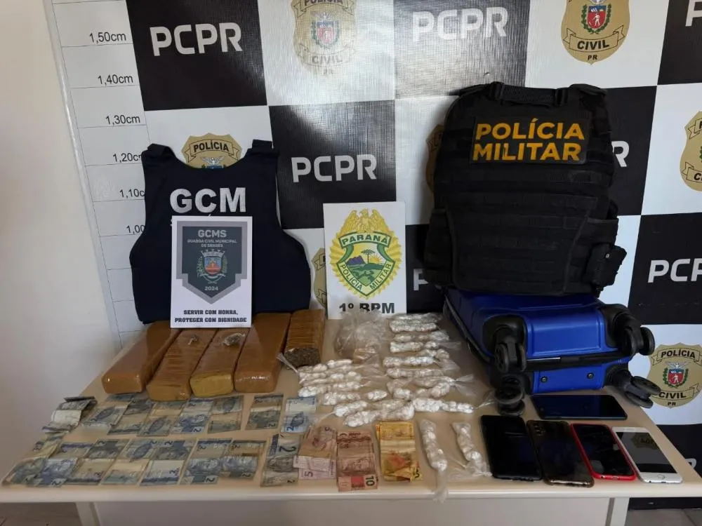 Mulher é presa com R$ 50 mil em drogas em rodoviária da região