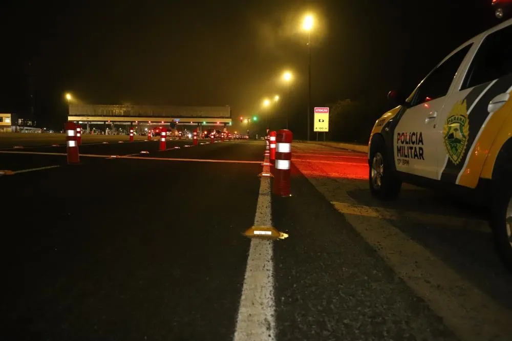 Colisão entre moto e caminhão deixa motorista em estado grave