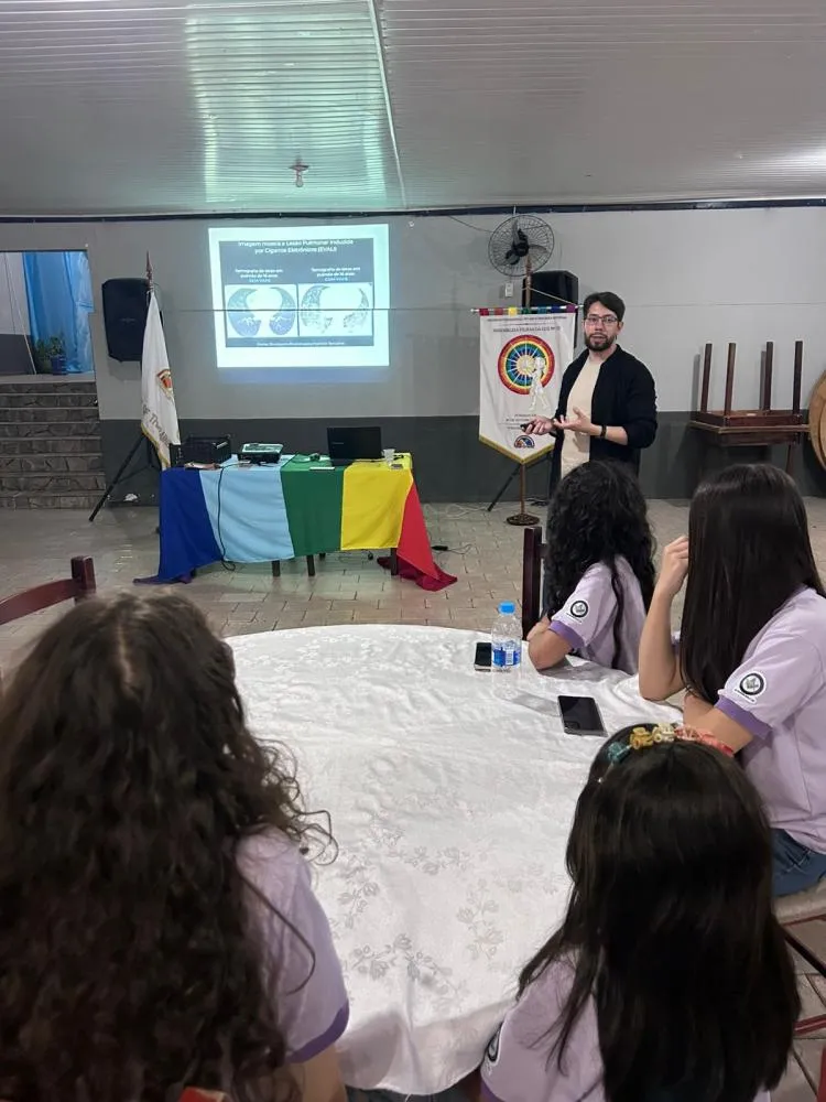Palestra educativa alerta jovens sobre os riscos do vape em Wenceslau Braz
