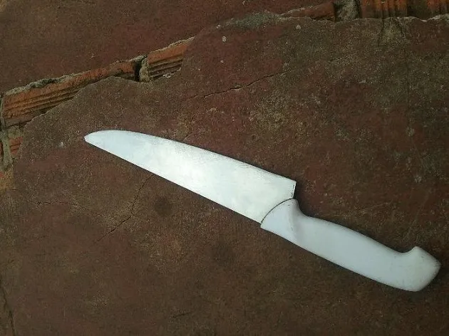 Briga de casal termina com mulher esfaqueada pelo marido