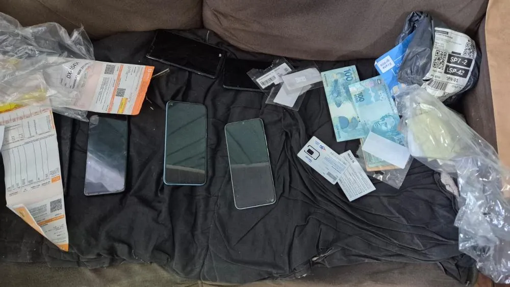 Rapaz de 18 anos é preso por vender cartões clonados em Joaquim Távora