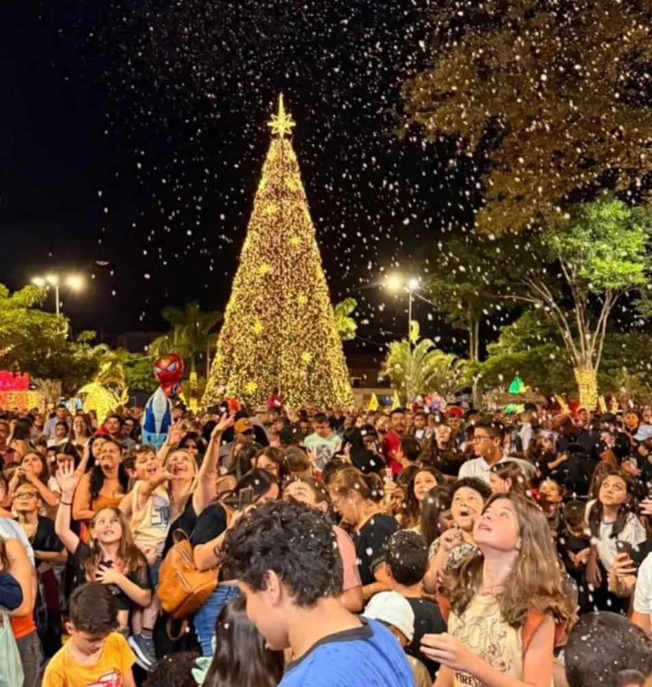 Sengés abre Natal de Luz e Paz com shows, luzes e neve