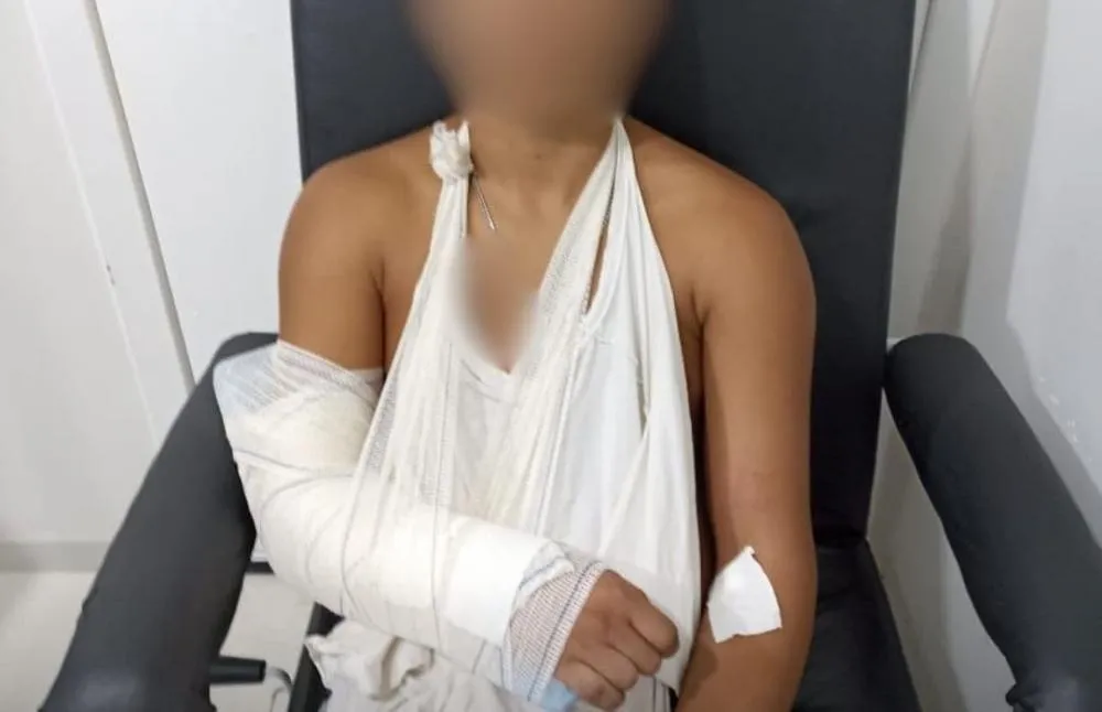 Traficante é preso após fugir da polícia, cair do telhado e quebrar o braço