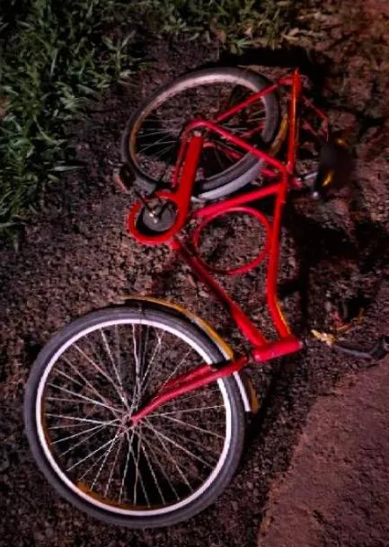 Ciclista morre em acidente com carro na PR-092, em Wenceslau Braz