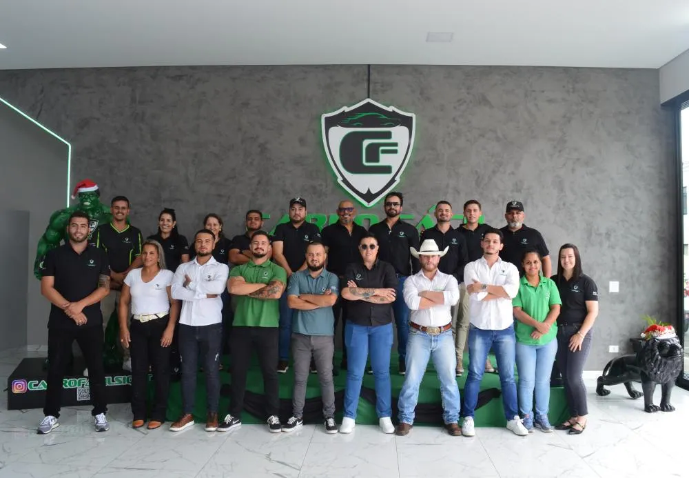 Carro Fácil Multimarcas reinaugura megaloja em Siqueira Campos com programação especial, shows e grande público
