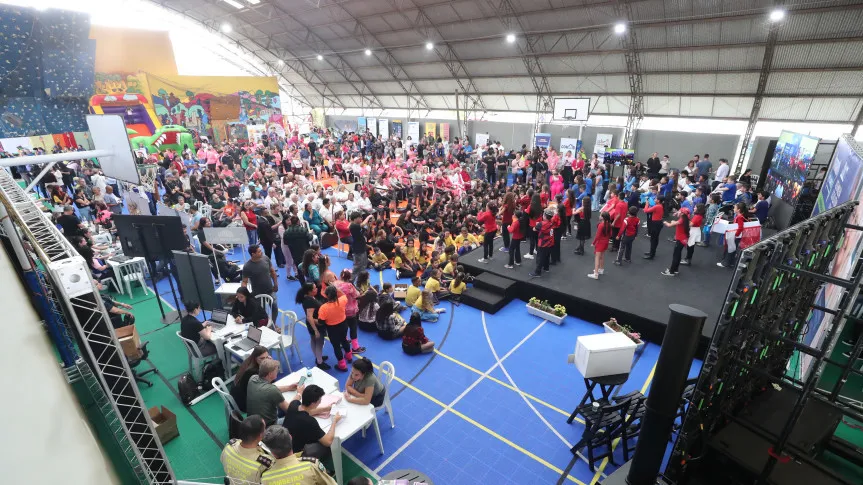 Assembleia nos Bairros proporciona a Curitiba 16 mil atendimentos e mais de R$ 26 milhões em investimentos