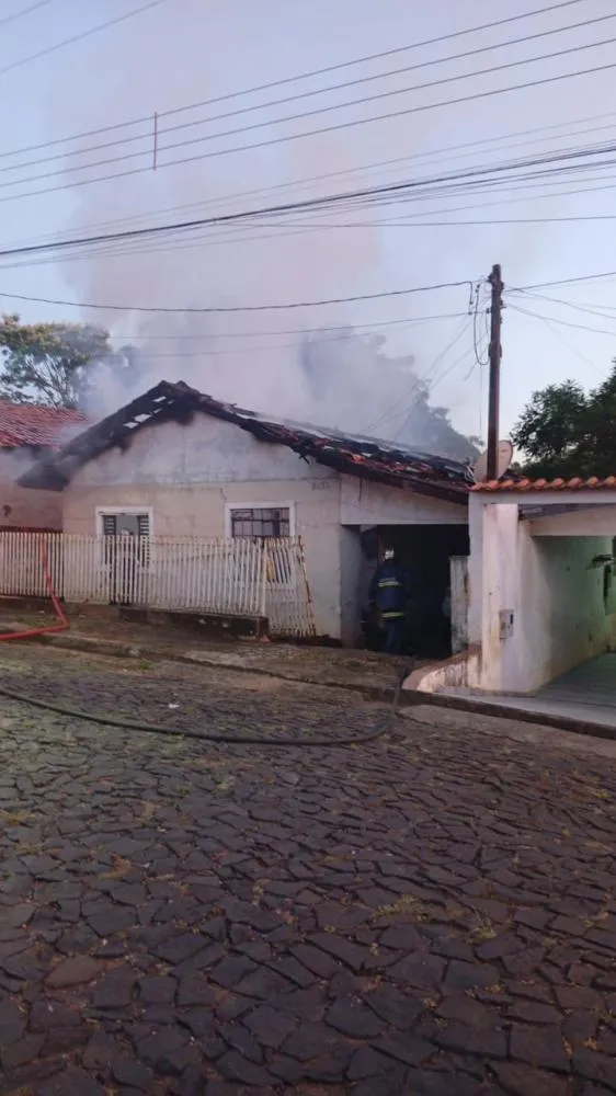 Pai confirma ataque, incêndio criminoso e fuga após briga de casal em Siqueira Campos 