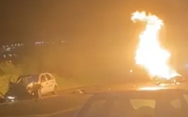 Tragédia na noite de Natal: motociclista de 24 anos morre após bater de frente com carro em Jacarezinho