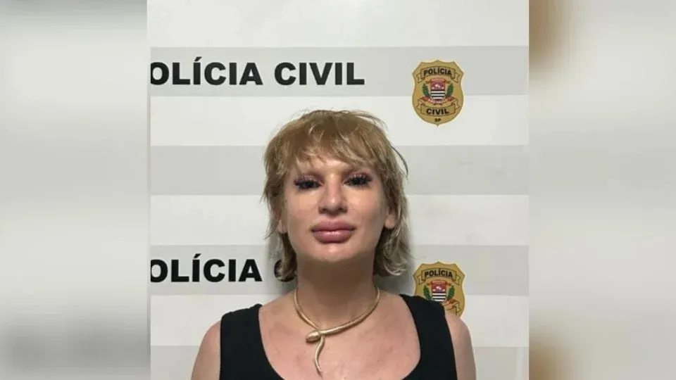 Influencer Romagaga é presa após transmissão ao vivo com nudez em hotel 