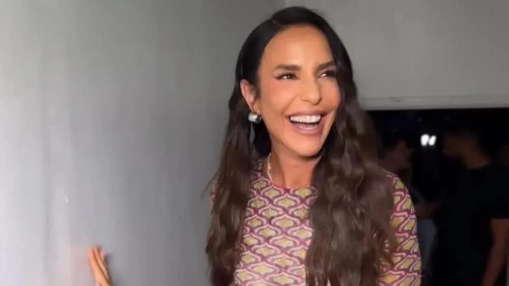 Ivete Sangalo é denunciada ao Ministério Público por dançar música ‘Vampirinha’ com criança 