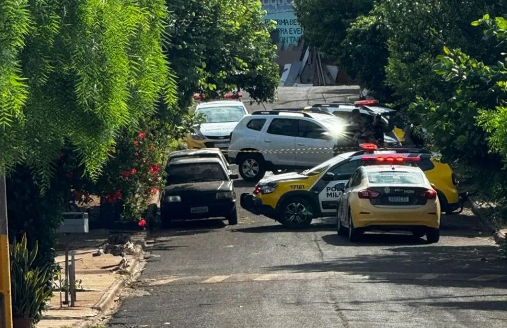 Homem ataca socorristas do SAMU com faca e acaba morto pela PM