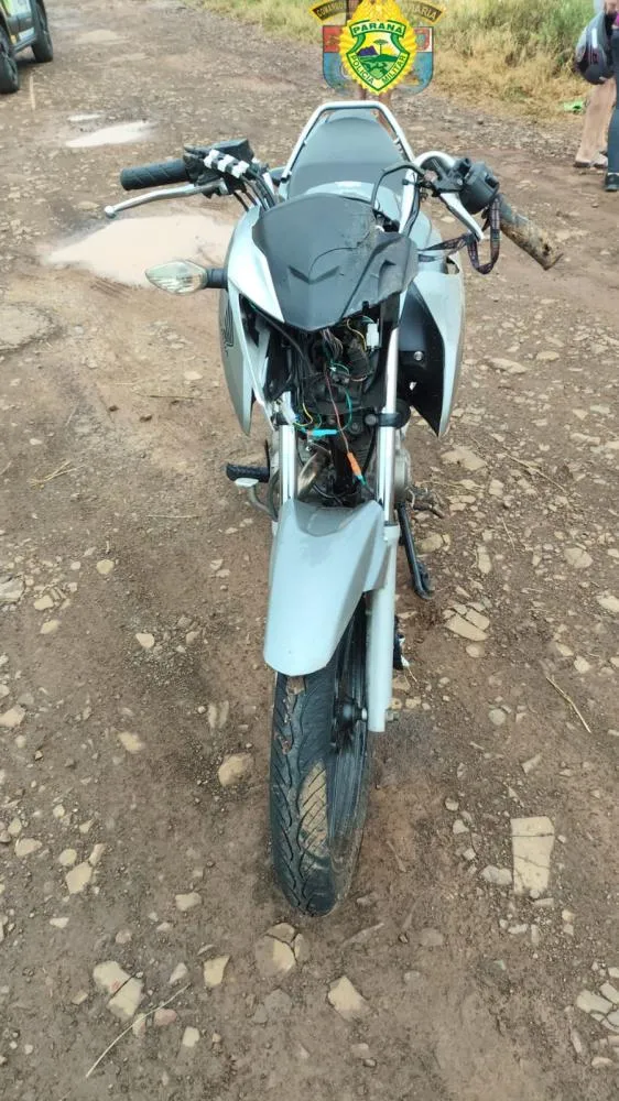 Jovem cai de moto e fica ferido em Siqueira Campos