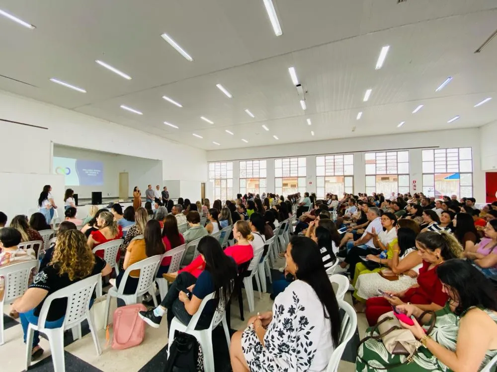 Prefeitura de Arapoti realiza I Formação Pedagógica de 2026 para professores do município