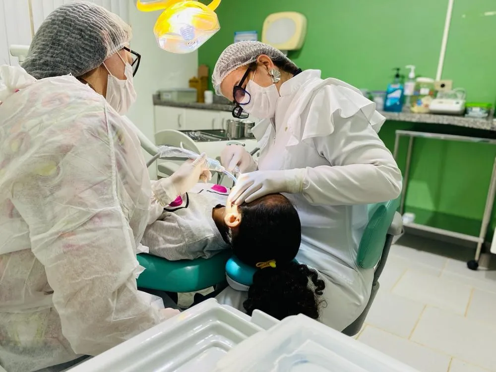 Vereador de Arapoti pede implante dentário gratuito pelo SUS para quem não pode pagar