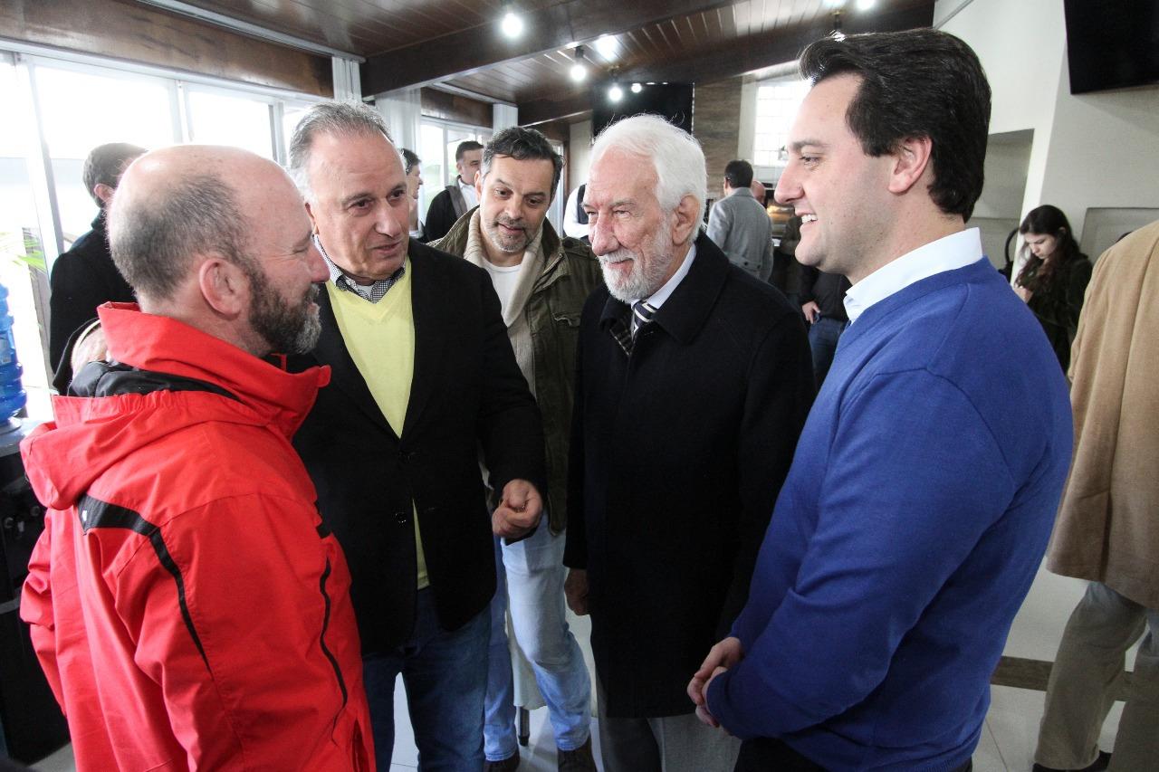 Ratinho Junior propõe fortalecimento do turismo como forma de geração de emprego e renda