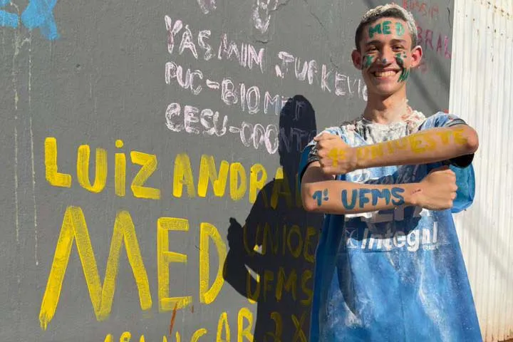 Aluno da rede pública “ganha o mundo” com viagem à Austrália e primeiro lugar em medicina na federal