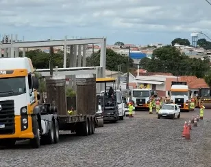 Wenceslau Braz inicia obras de pavimentação e reforça frota com novo trator