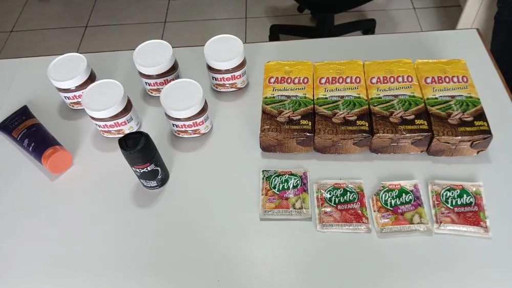 Polícia age rápido e prende dupla em flagrante por furto em supermercado no centro de Jaguariaíva