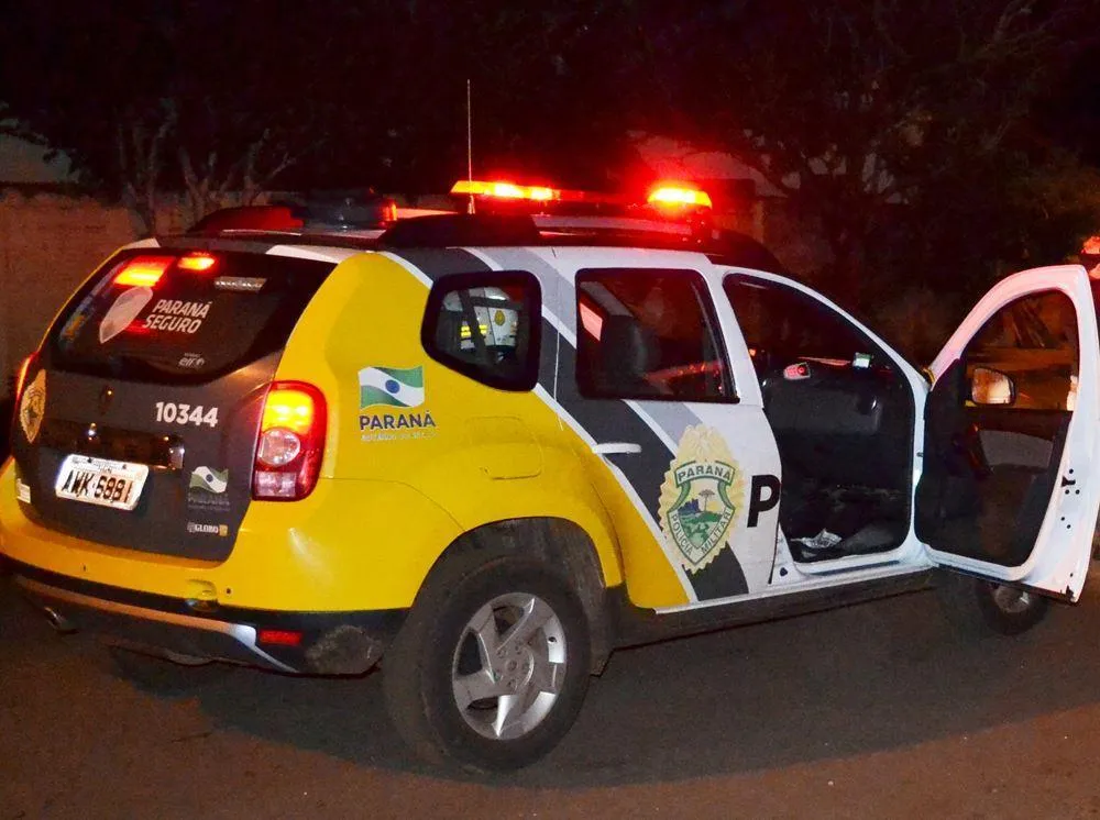 Vítima vai parar no hospital após ser espancada por homens encapuzados