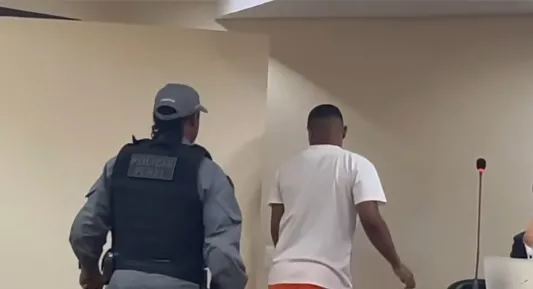Homem que matou a namorada em frente a bebê de um ano é condenado pela Justiça