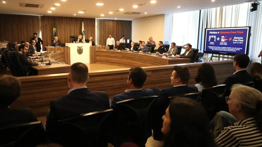 Pedágio eletrônico no Paraná continua em debate e é tema de audiência na ALEP