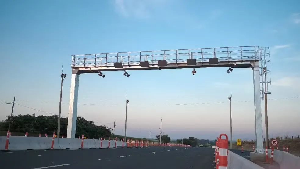 Pedágio eletrônico faz motorista de caminhonete pagar valor de caminhão no Paraná