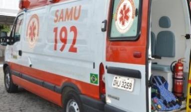 Mãe e filha ficam feridas em acidente de moto