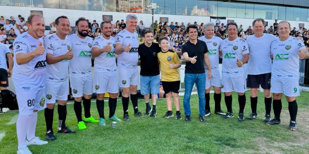 Prefeitos da AMCG participam do ‘Golaço de Páscoa’ em Ponta Grossa com integração e solidariedade
