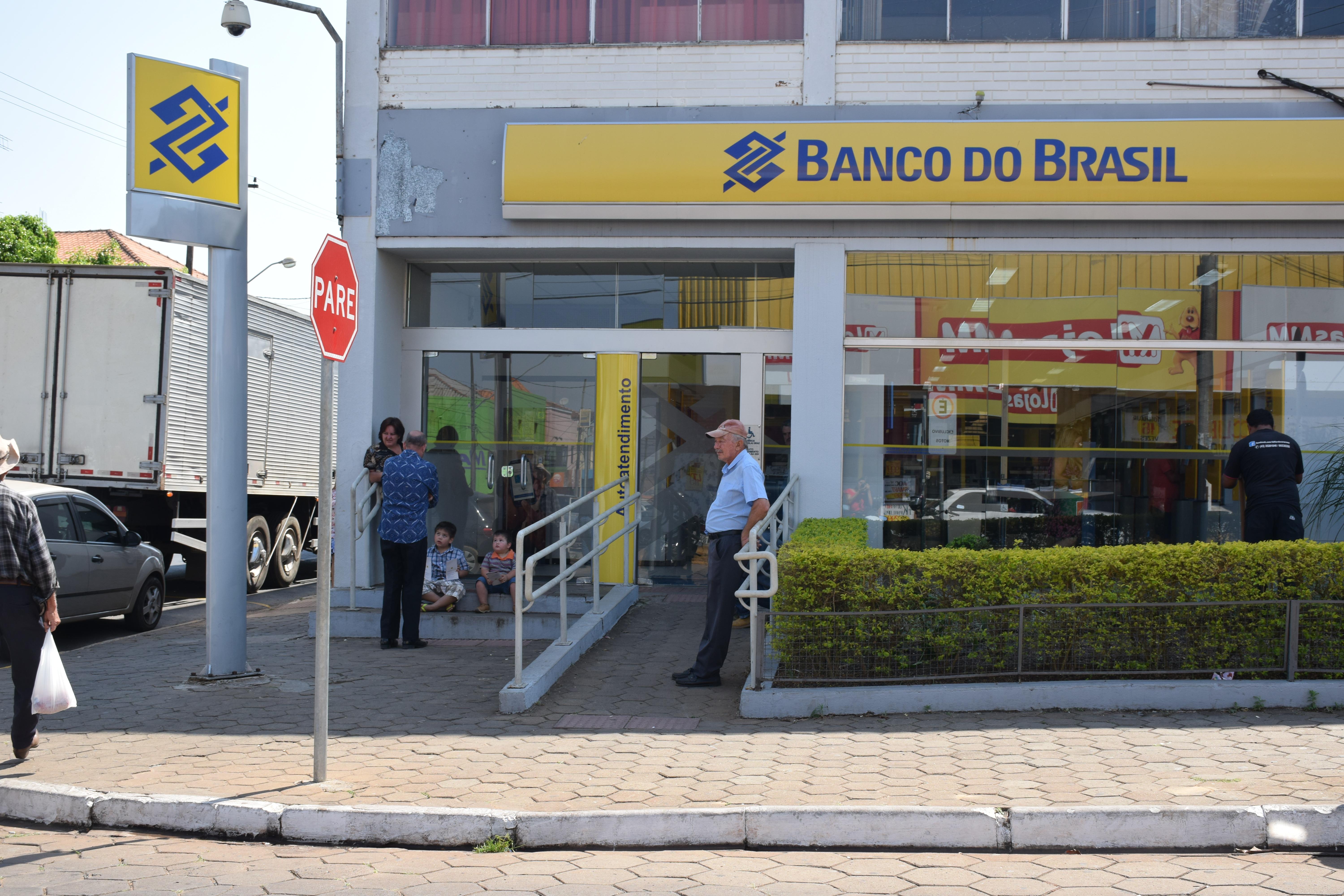 Confira em primeira mão o horário de funcionamento dos bancos em dias de jogo do Brasil