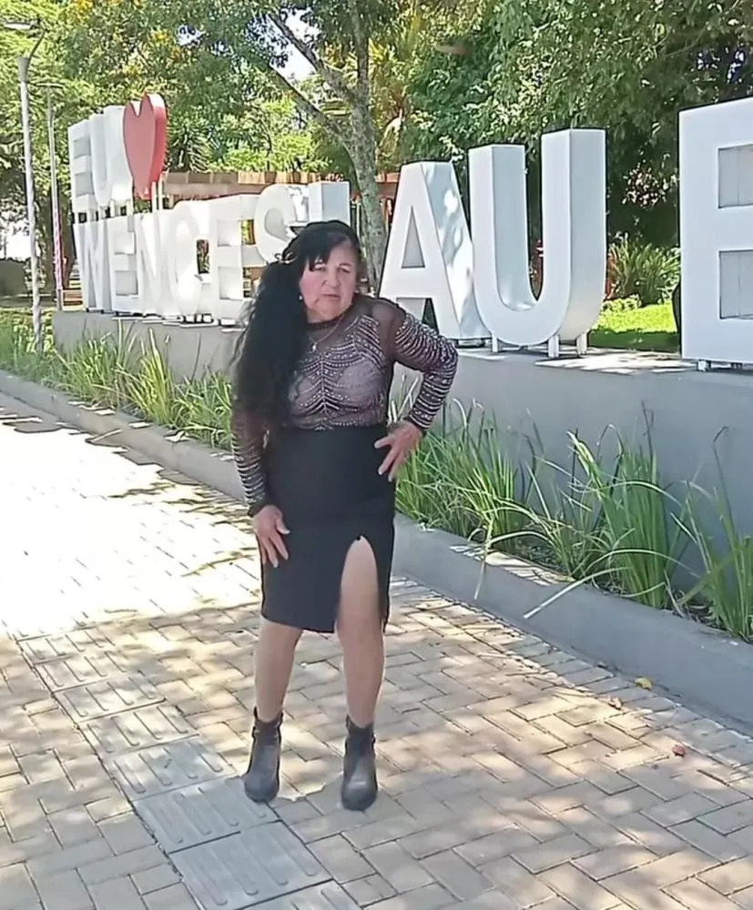 Brazense viraliza ao procurar marido em vídeo e conquista a internet