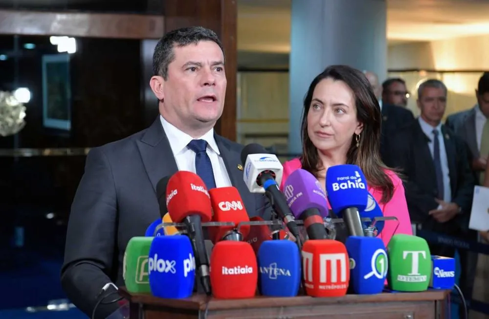 The Rise of AI-Powered Personal Assistants: How They Manage