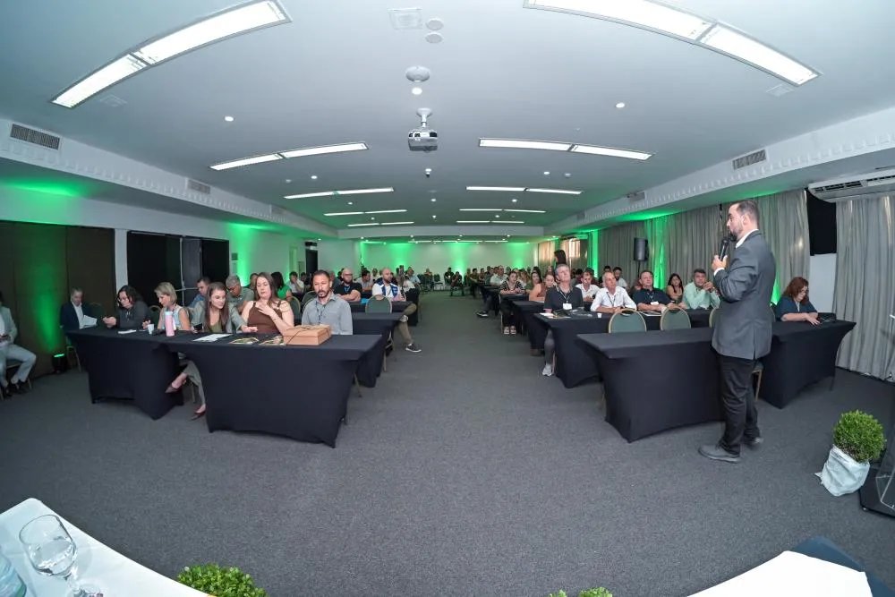 Congresso da UVEPAR reúne autoridades do Judiciário, Executivo e fortalece o legislativo municipal no Paraná