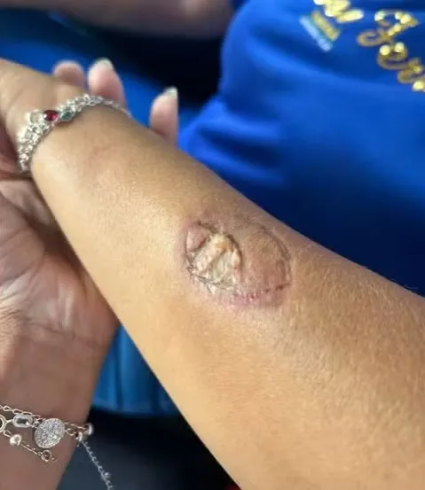Mãe que mordeu vice-diretora e agrediu professora com capacete no Norte Pioneiro não está presa