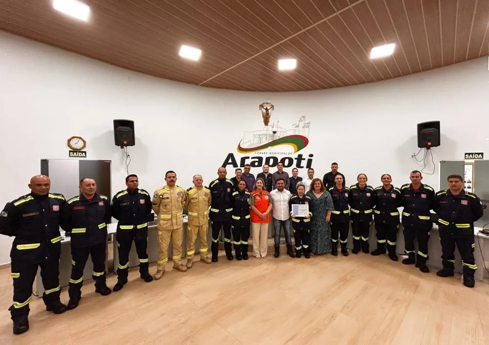 Câmara de Arapoti presta homenagem aos 20 anos da Defesa Civil no município