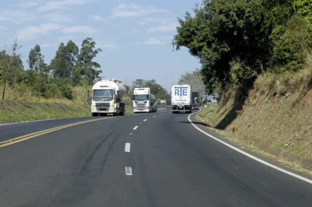 Caminhoneiros se reúnem com o governo federal e greve é oficialmente descartada
