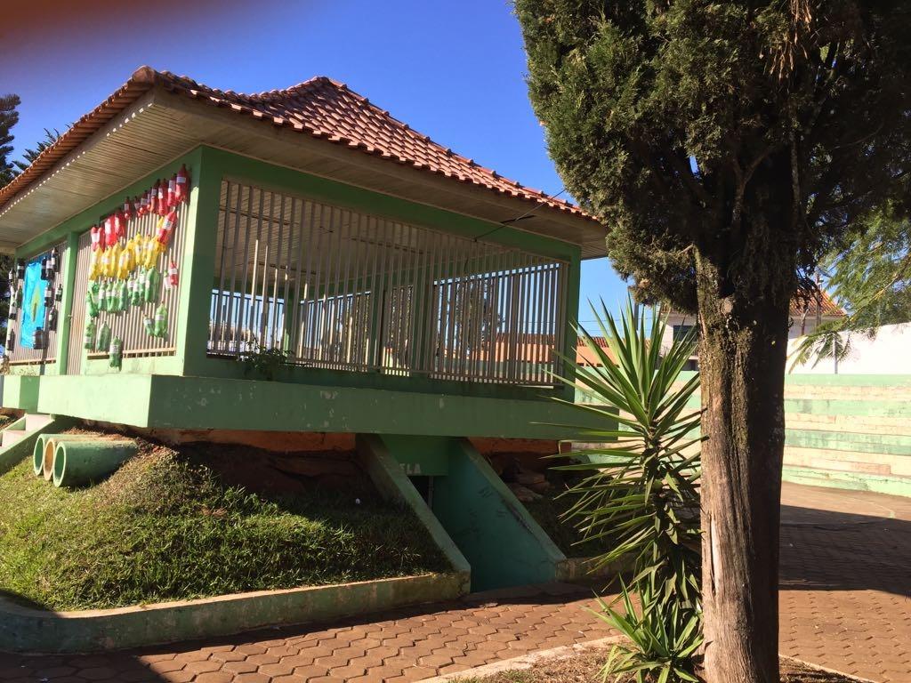 Menores são flagrados pela polícia bebendo catuaba de açaí no centro de W. Braz