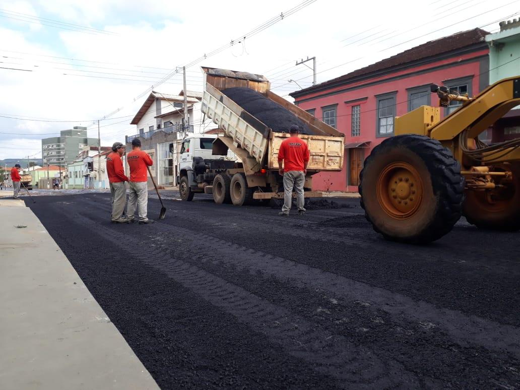 Novos projetos de pavimentação garantem obras em 26 ruas de Jaguariaíva
