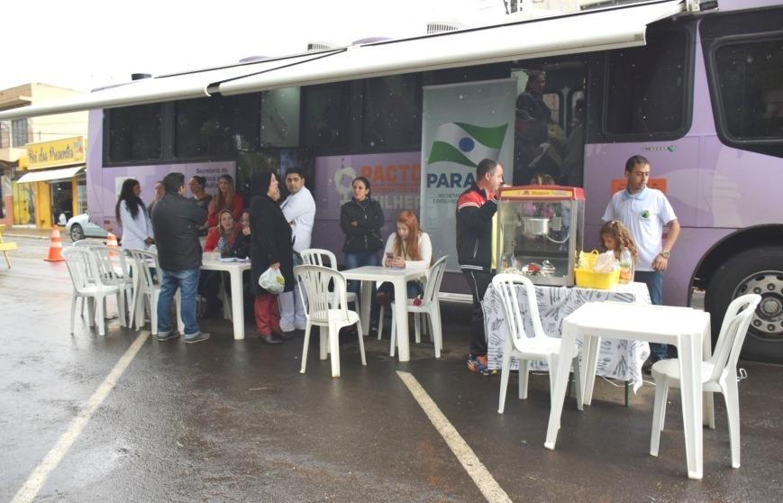 Ônibus lilás traz oportunidade de diálogo para mulheres em W. Braz