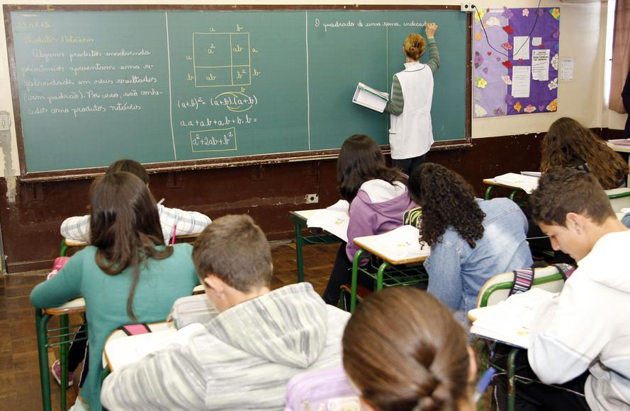 Núcleos devem elaborar calendário para reposição das aulas