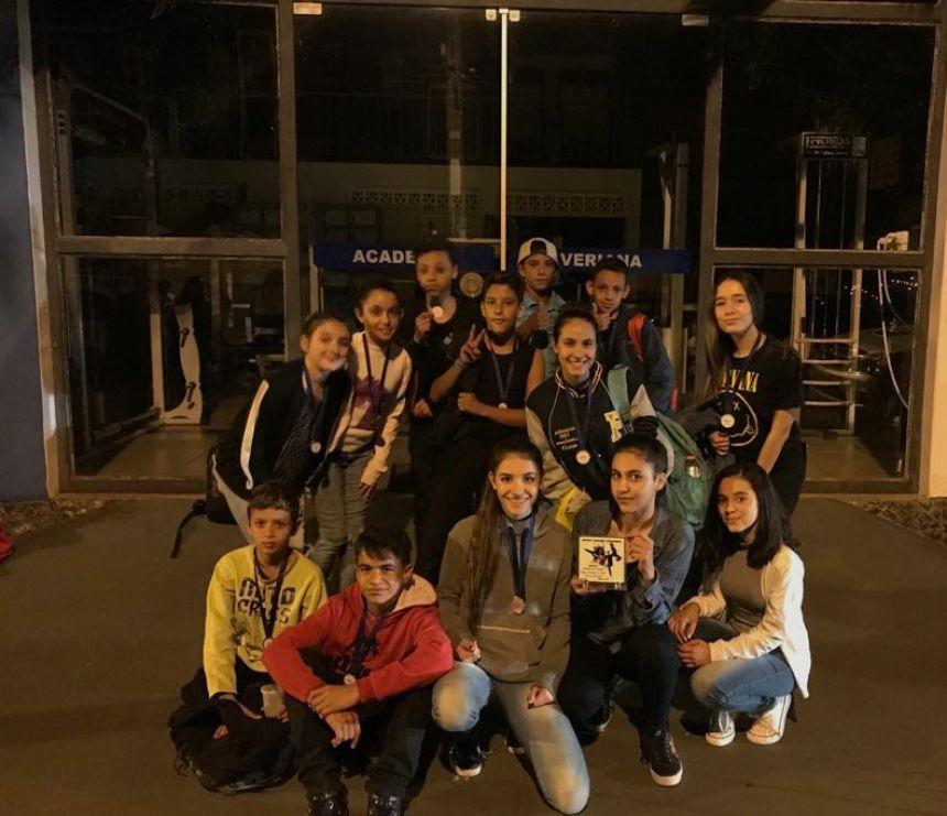 Equipe de Ribeirão Claro é premiada em festival de dança