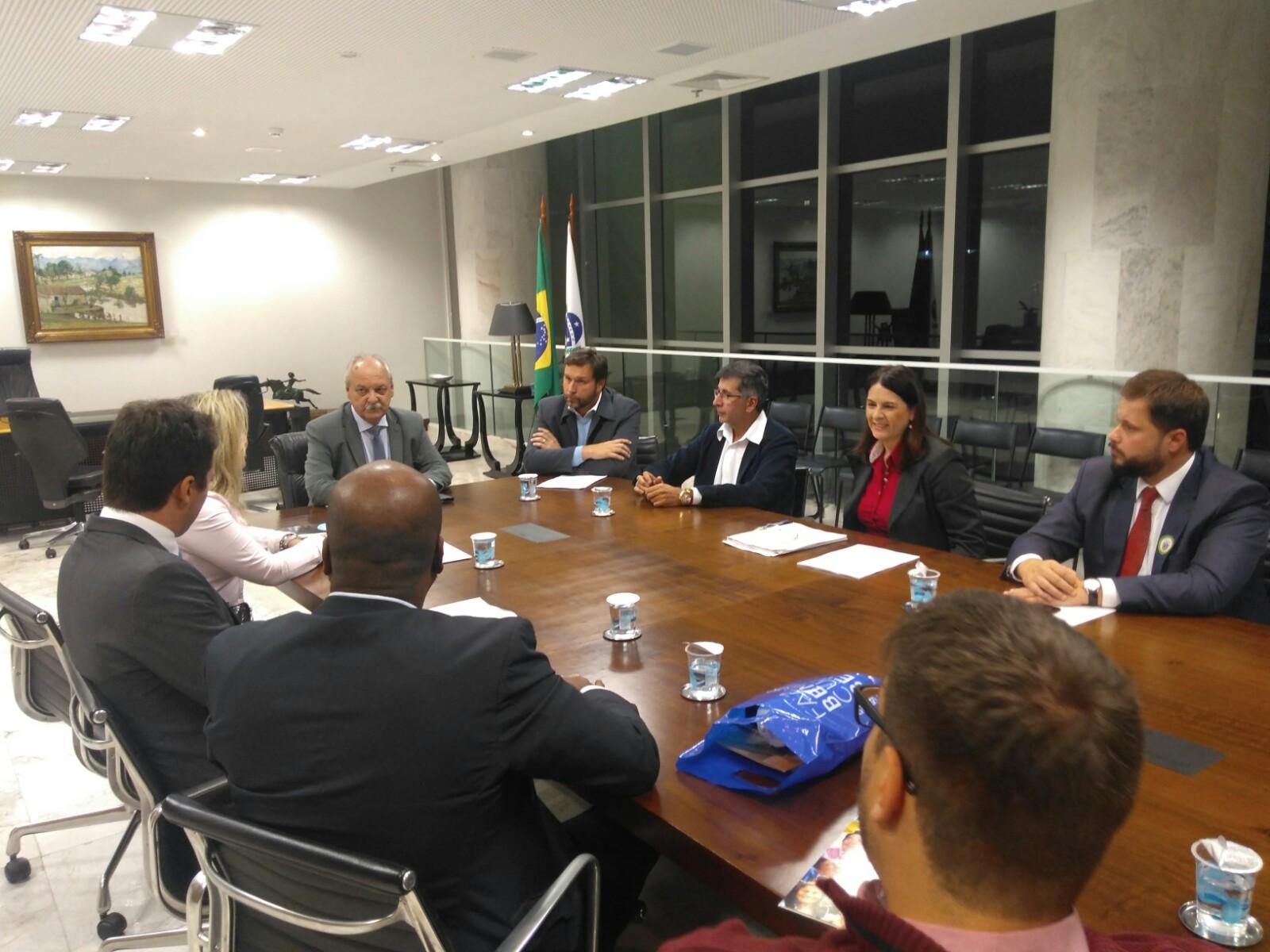 Pauliki se reúne com secretários para debater melhorias no Nota Paraná Solidária