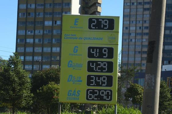 Em menos de cinco meses, combustíveis sobem até 11,2% no Paraná